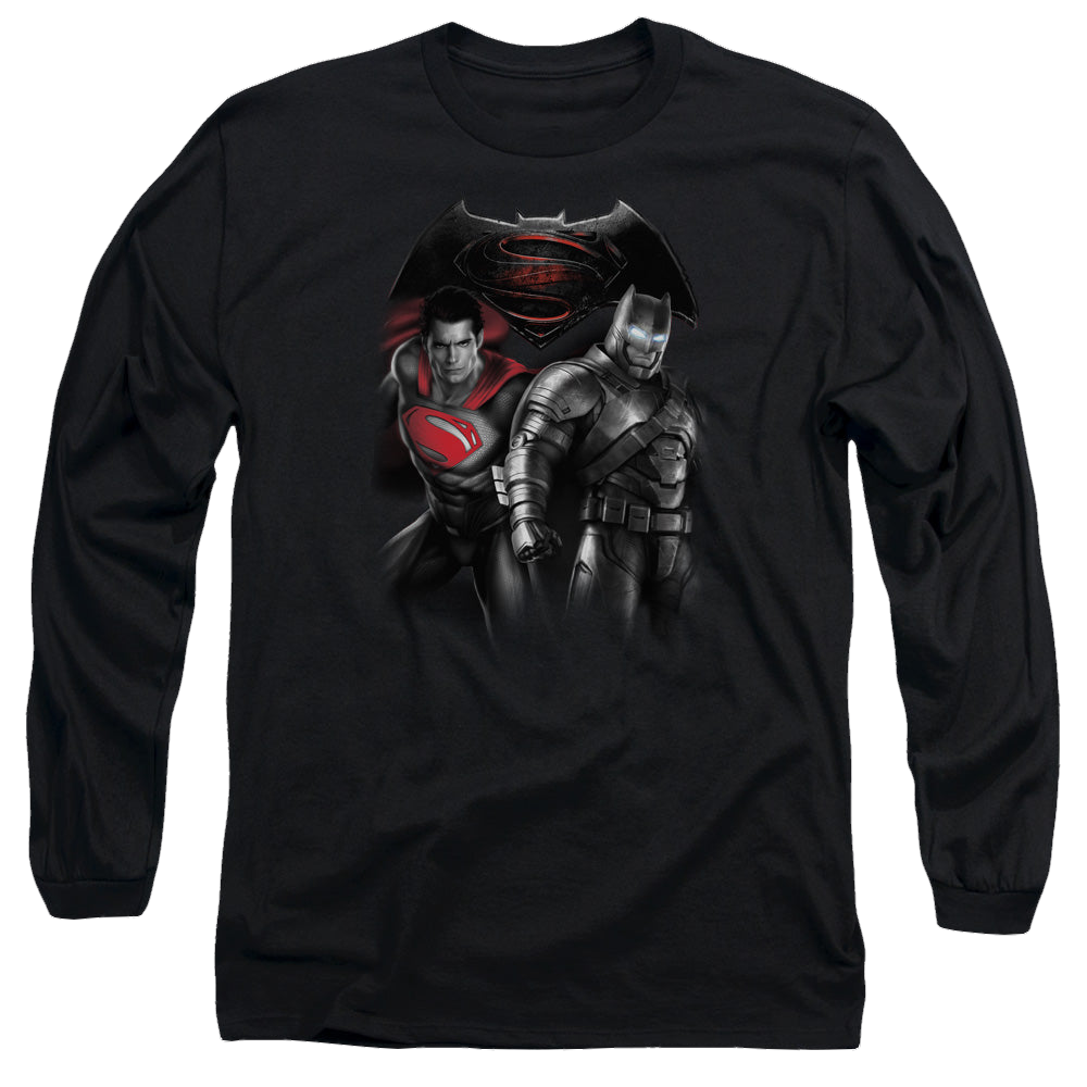 Batman v Superman Stand Off - Men's Long Sleeve T-Shirt