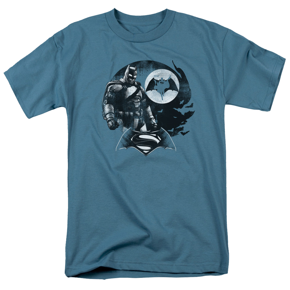 Batman v Superman Waiting And Protecting - Men's Regular Fit T-Shirt
