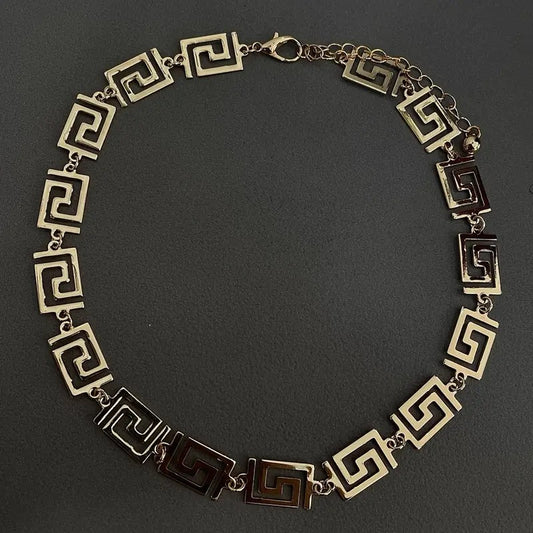 Baroque Style Necklace - Classic and Elegant Women's Accessory, Metal Coating, Evening Jewelry, Perfect for Stacking with Various Outfits