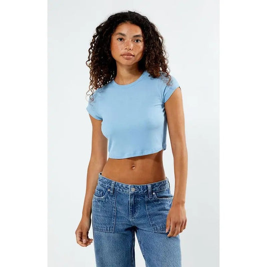 PS Basics by Pacsun Women's Queen Cropped T-Shirtstyle{n002}2
