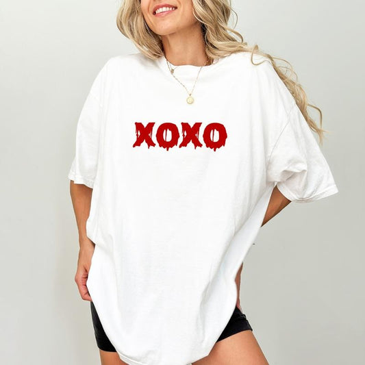 XOXO Halloween Tee, XOXO Halloween Spooky Vibes T-shirt, Sarcastic XOXO Unhinged Shirt, Funny Shirt For Women, Halloween Vibes Tee, Spooky Season Shirt, Comfy Fabric Graphic Tee, Women's Tops, Womenswear, Cotton Fabric Relaxed Fit Chic Style